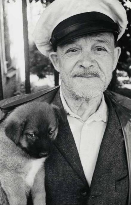 Vendedor de cachorros. 1972